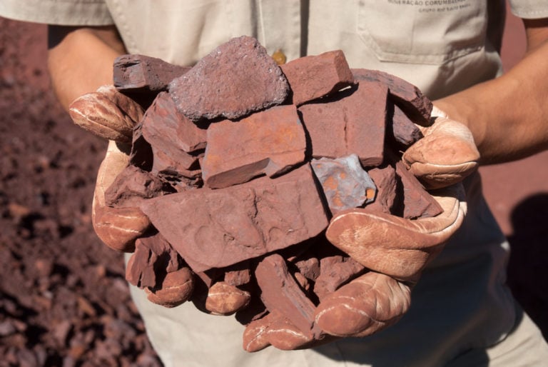 철광석 – 현대 산업의 기초