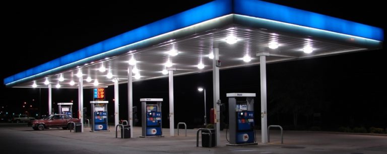 Независимые АЗС получили право поднять цены на бензин