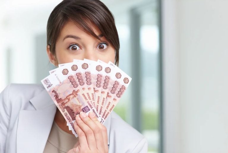 Зарплата большинства россиян ниже 35 тыс. руб. А у кого зарплата выше миллиона?