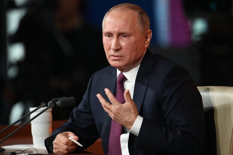 Путин назвал причины затруднений в развитии России