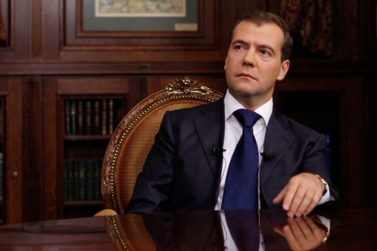 Размер зарплаты Дмитрия Медведева на новой должности