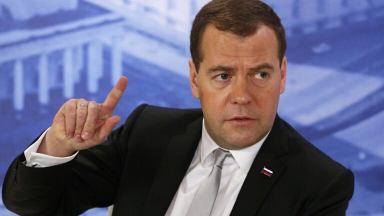 Медведев обозначил проблемы для российской экономики