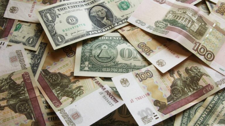Стоит ли ожидать доллар за 84 рубля, а евро за 106