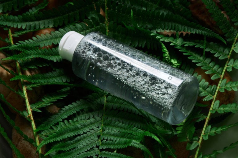 Мицеллярная вода — совершенное средство для очищения лица